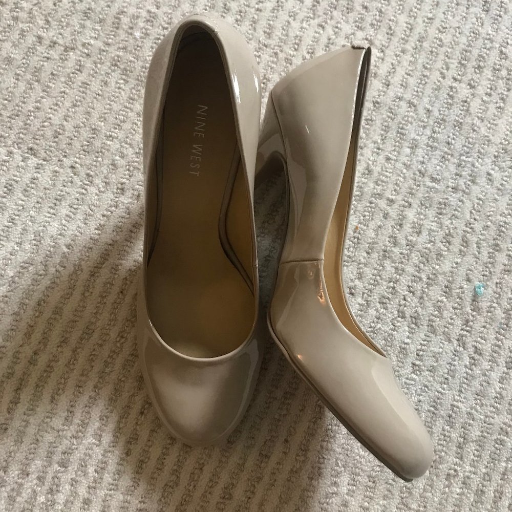 🎉Natural Nine West High Heel Pumps; Size 7 1/2 M